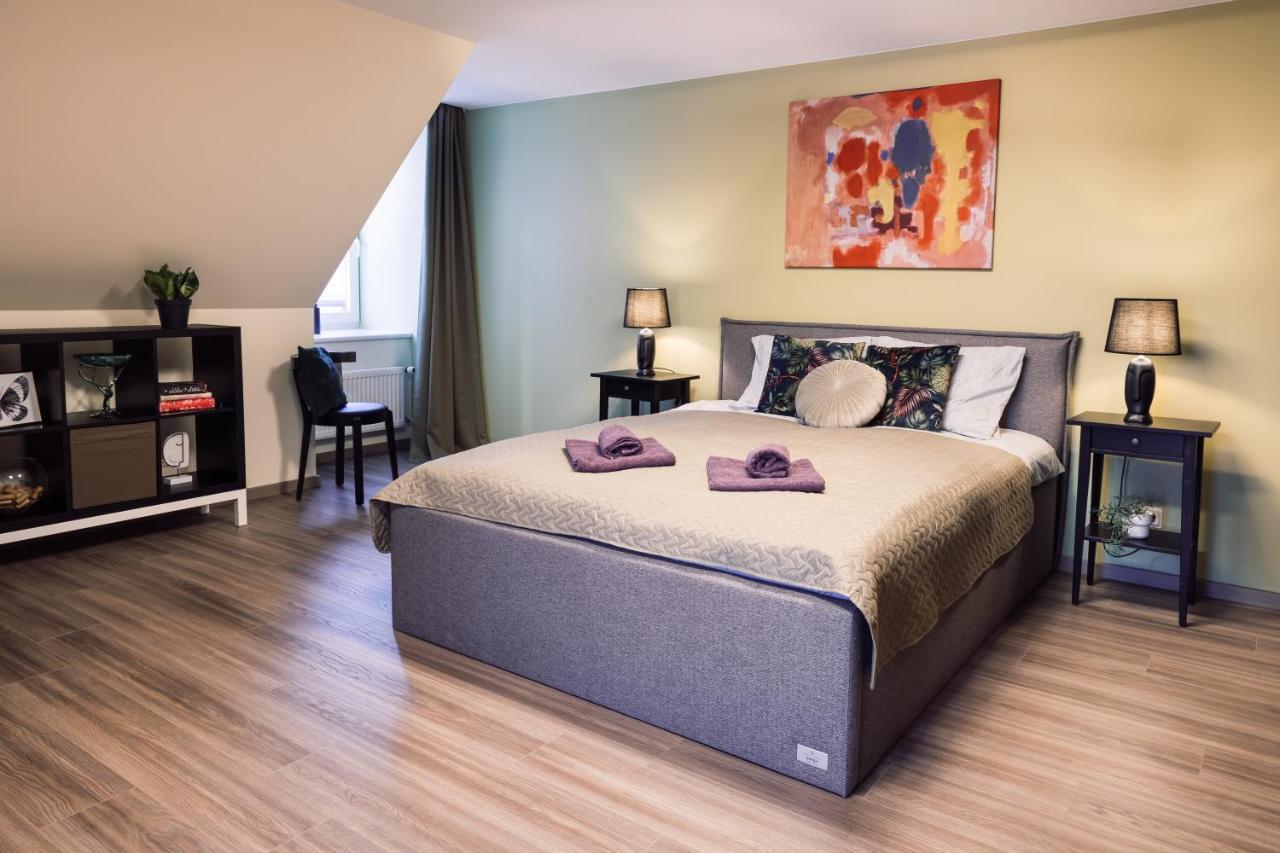 Rothko Apartment/8 Guests/4Bedrooms/Riga Old Town Esterno foto