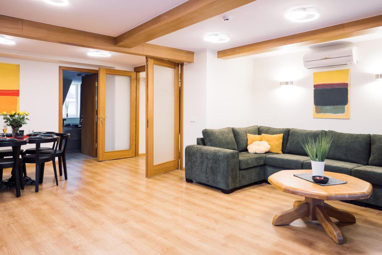 Rothko Apartment/8 Guests/4Bedrooms/Riga Old Town Esterno foto
