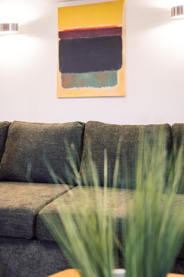 Rothko Apartment/8 Guests/4Bedrooms/Riga Old Town Esterno foto