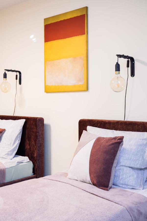 Rothko Apartment/8 Guests/4Bedrooms/Riga Old Town Esterno foto