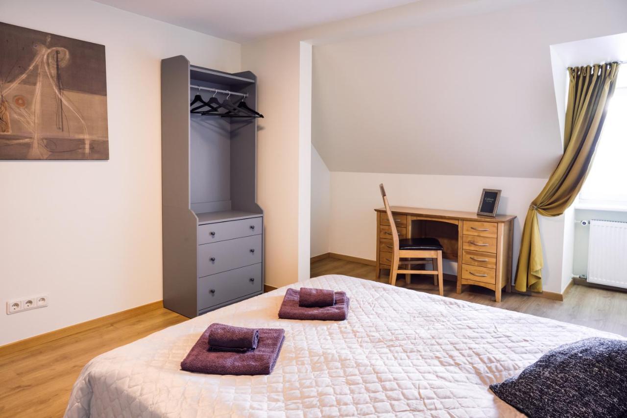 Rothko Apartment/8 Guests/4Bedrooms/Riga Old Town Esterno foto